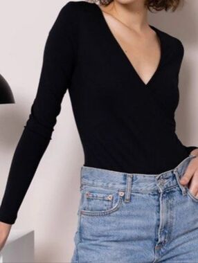Abercrombie & Fitch Black Ribbed Crewneck Top